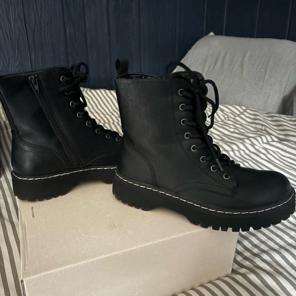 Sincerely Jules Black Lace-Up Ankle Booties